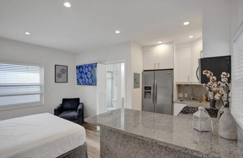 Hendricks and Venice Isles Appartement | Beach Isles Modern Studio Apartment in Fort Lauderdale with Patio