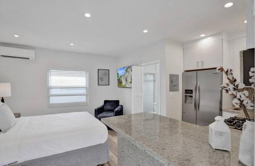 Hendricks and Venice Isles Appartement | Beach Isles Modern Studio Apartment in Fort Lauderdale with Patio