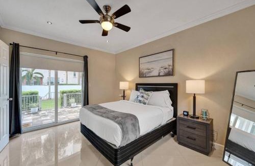 Hendricks and Venice Isles Appartement | Beach Isles Modern 1BR in Fort Lauderdale with Patio