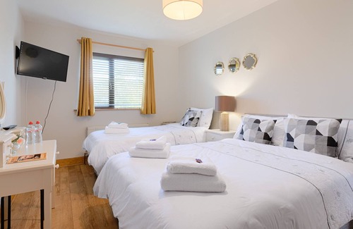 Barna Maison | Beach Lodge