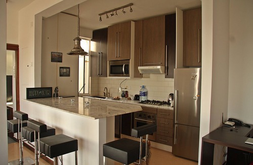 Mount Lavinia Copropriété | Beach Luxury Apartment in Srilanka furnished apartment opposite Mt Lavinia beach