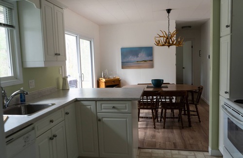 Grand Bend Maison | Beach O Pines - Jun 28 - July 5 still available.