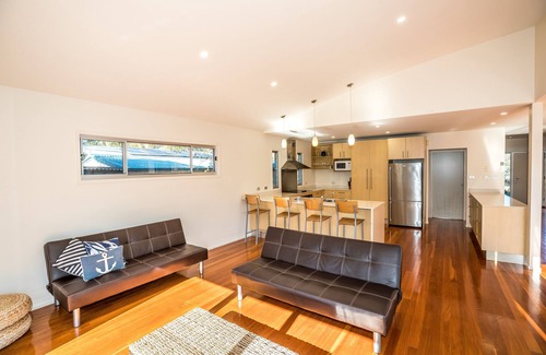 Culburra Beach Maison | Propriété familiale 'BEACH OASIS' à seulement quelques secondes de la plage avec votre propre piscine