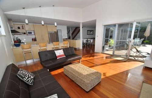 Culburra Beach Maison | Propriété familiale 'BEACH OASIS' à seulement quelques secondes de la plage avec votre propre piscine