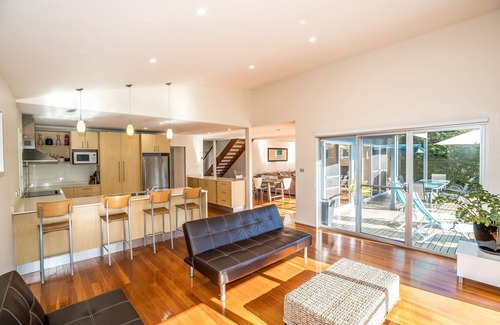 Culburra Beach Maison | Propriété familiale 'BEACH OASIS' à seulement quelques secondes de la plage avec votre propre piscine