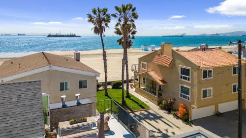 Peninsula Maison | Beach Paradise - Stunning 3-Story in Long Beach