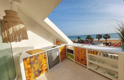 Santa Maria Appartement | Beach penthouse, with 2 rooftop bars, 2 outdoor kitchens, Fiber WiFi + sea view!