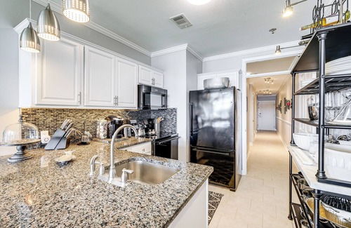 Smith Mountain Lake Copropriété | Beach + Pool Access: Smith Mountain Lake Getaway!