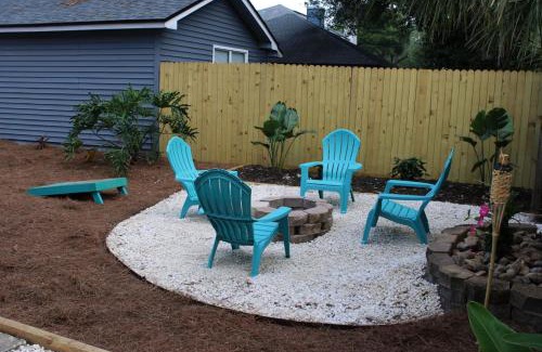 North Beach Maison | Beach Retreat with Backyard Flair and Yard Games