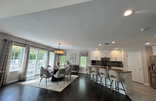 Hamptons Maison | Beach Retreat with 4bd/4ba & fitness room on 3 levels in gorgeous East Hampton