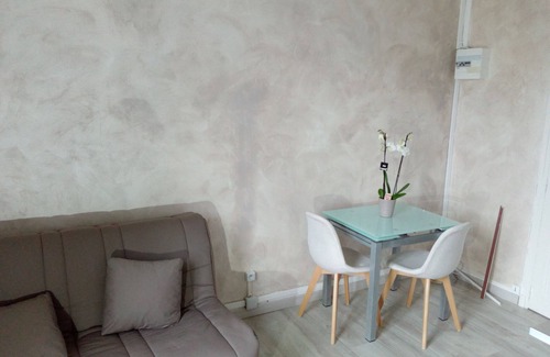 Veules-les-Roses Appartement | CÔTÉ PLAGE. Studio tous neuf vue sur la mer