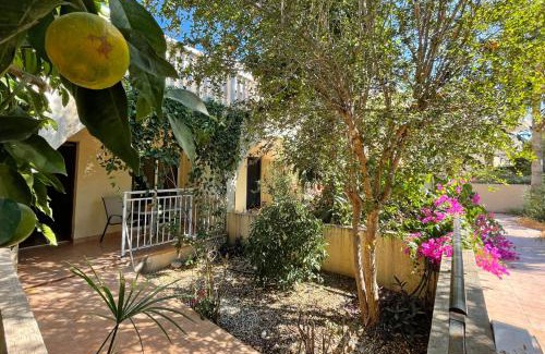 Paphos Appartement | Beach Town House, Green Garden, 2 bedrooms, 2 bathrooms
