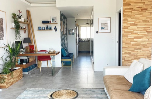 Cros-de-Cagnes Appartement | BEACH VIEW AND RACECOURSE. PARKING