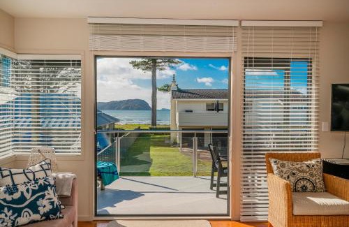 Pauanui Maison | Beach View Bliss - Pauanui Holiday Home