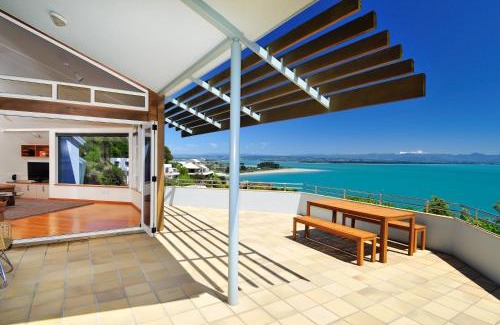Britannia Heights Maison | Beach Views Holiday Home