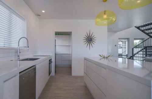 Whitianga Maison | Beach Views on Buffalo