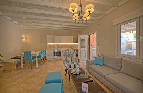 Roda Villa | Beach Villa Joanna - Maison De Luxe en bord de mer à Corfou, Grèce