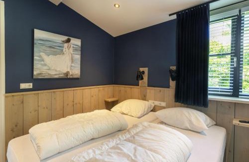 Sint Maartensvlotbrug Maison | Beach Villa in North Holland with Patio