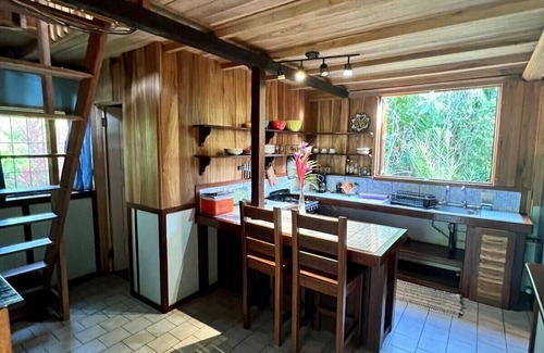 Cahuita Maison | Villa sur la plage - À quelques pas de la plage avec jardin plein d'animaux sauvages!