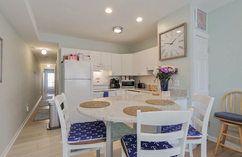 South End Copropriété | BeachBlockParadise=ParkSpot~Also See BeachBlockSeaEscape. VRBO#3830716