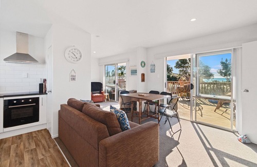 Waihi Beach Maison | Beachcomber's Paradise – Waihi Beach Holiday Home
