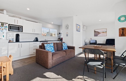 Waihi Beach Maison | Beachcomber's Paradise – Waihi Beach Holiday Home