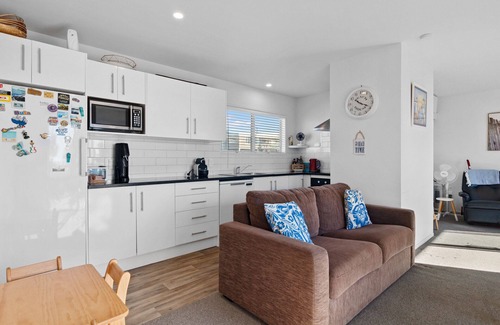 Waihi Beach Maison | Beachcomber's Paradise – Waihi Beach Holiday Home