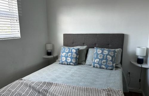 Kleinmond Appartement | BEACHees - cute central cottage
