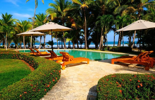 Paquera Maison | Beachfront Home w/Pool in a Private Complex - Golf & Country Club.
