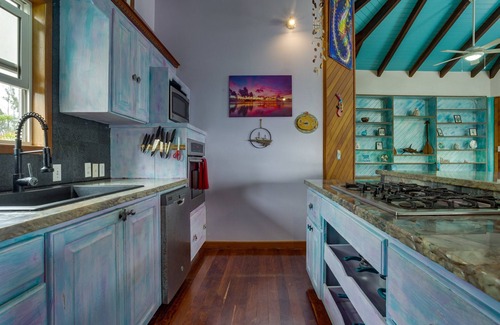 Caribbean Way Appartement | Beachfront 2-Bed, Pool, Kayaks, Perfect for Family