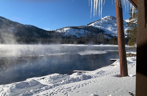 Truckee Copropriété | NOUVELLE LISTE Lakefront, Front de mer, Location d'embarcations nautiques, Quai privé, Location de skis
