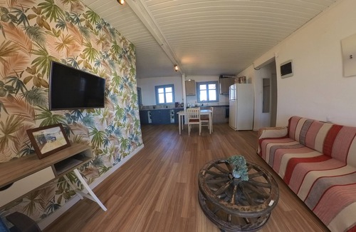 Katochi Cottage | Beachfront/2BR/Garden/Bbq/SeaView/QuietRetreat
