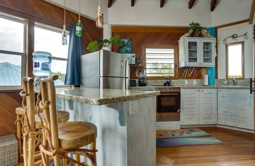 Caribbean Way Appartement | Beachfront 3-Bed, Pool, Kayaks, Perfect for Groups
