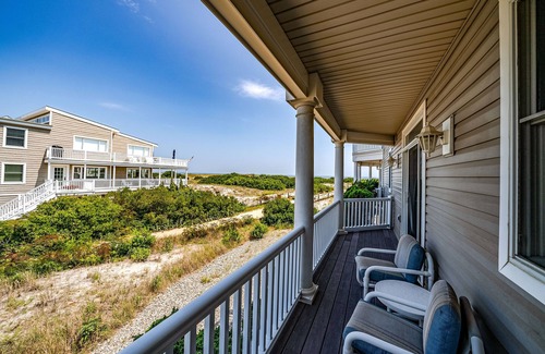 Gold Coast Maison | Beachfront 4BR 4BATH Condo with Panoramic Ocean View Deck