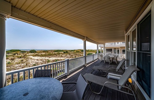 Gold Coast Maison | Beachfront 4BR 4BATH Condo with Panoramic Ocean View Deck