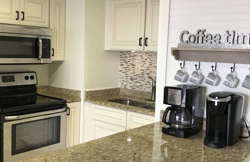 Cherry Grove Beach Copropriété | 😎En front de mer charmant condo 1BR-1BA mis à jour avec ascenseur / piscine / W & D / grand balcon