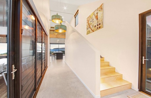 Umina Beach Maison | Beachfront accommodation, stroll to shops
