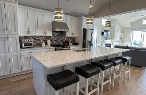 Dennisville Copropriété | Beachfront AND Bay Views from this 5 Bedroom Sea Isle City Home