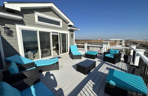 Dennisville Copropriété | Beachfront AND Bay Views from this 5 Bedroom Sea Isle City Home
