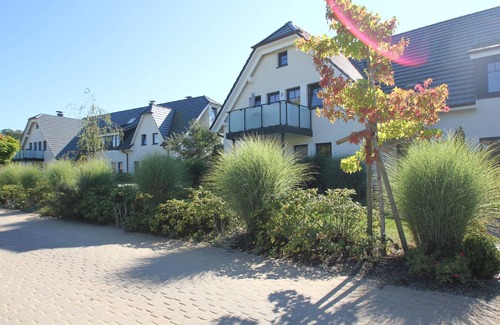 Lobbe Appartement | Beachfront apartment with terrace, use of swimming pool and sauna - Rex Rugia apartment 10-3