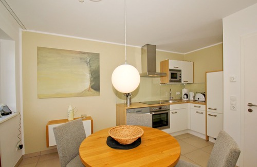 Lobbe Appartement | Beachfront apartment with terrace, use of swimming pool and sauna - Rex Rugia apartment 28-4
