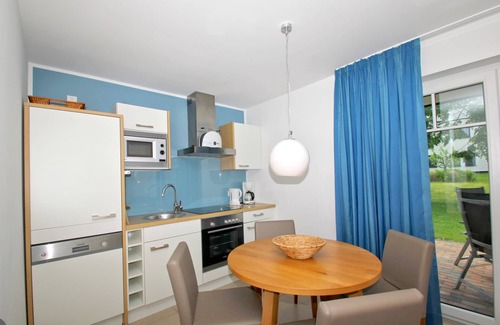 Lobbe Appartement | Beachfront apartment with terrace, use of swimming pool and sauna - Rex Rugia apartment 29-1