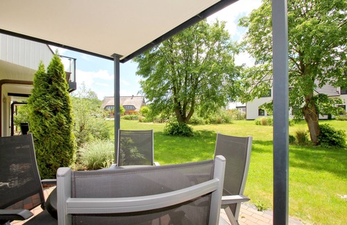 Lobbe Appartement | Beachfront apartment with terrace, use of swimming pool and sauna - Rex Rugia apartment 29-1