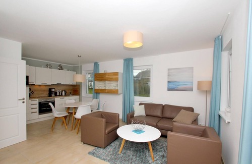 Lobbe Appartement | Beachfront apartment with terrace, use of swimming pool and sauna - Rex Rugia apartment 13-3