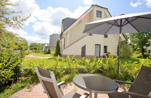 Lobbe Appartement | Beachfront apartment with terrace, use of swimming pool and sauna - Rex Rugia apartment 30-4