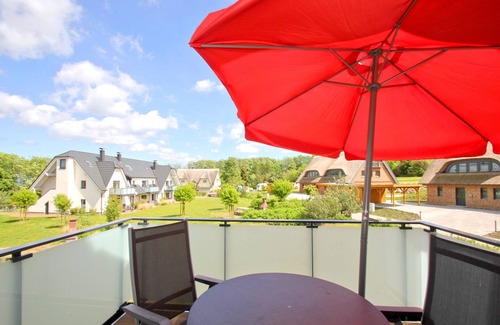Lobbe Appartement | Beachfront apartment with balcony, use of swimming pool and sauna - Rex Rugia apartment 14-8