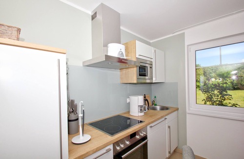 Lobbe Appartement | Beachfront apartment with terrace, use of swimming pool and sauna - Rex Rugia apartment 14-3
