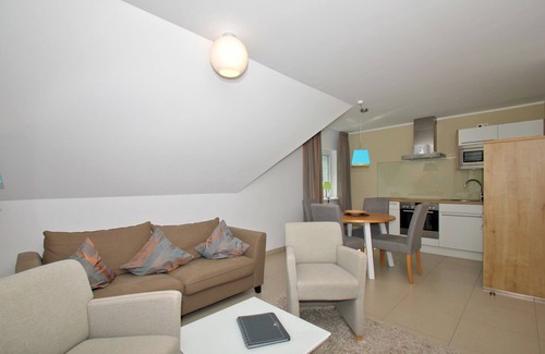 Lobbe Appartement | Beachfront apartment with balcony, use of swimming pool and sauna - Rex Rugia apartment 30-8