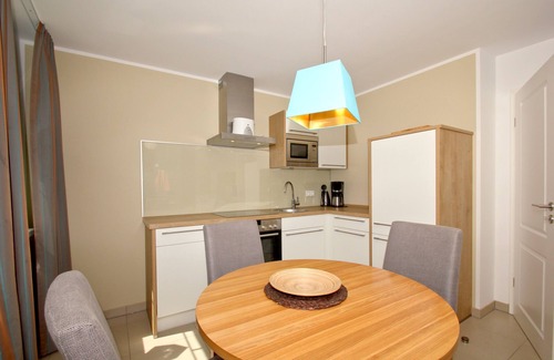 Lobbe Appartement | Beachfront apartment with balcony, use of swimming pool and sauna - Rex Rugia apartment 30-8