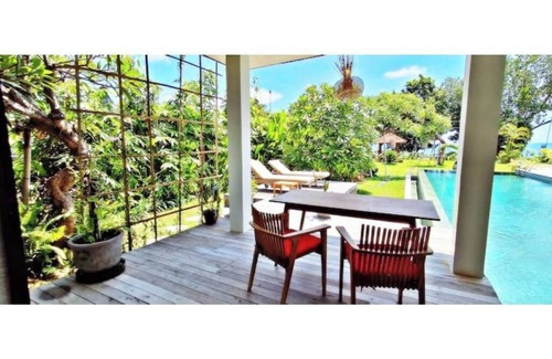 Kalisada Appartement | Beachfront Apartment. Natural, peaceful, relaxed